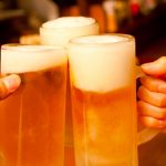 飲み会シーズンの出費はコレで防ぐ！　先輩に気持ちよくおごってもらうテクニック