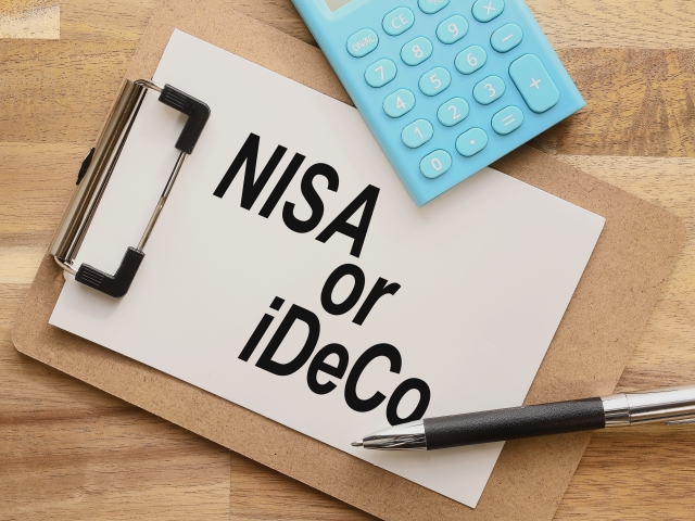 NISAかiDeCoか