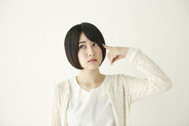 考える 女性
